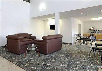 Baymont By Wyndham Beloit Hotel Bagian luar foto